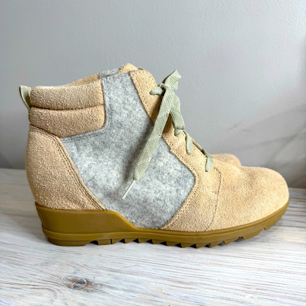 Sorel Tan and Gray Ankle Boots